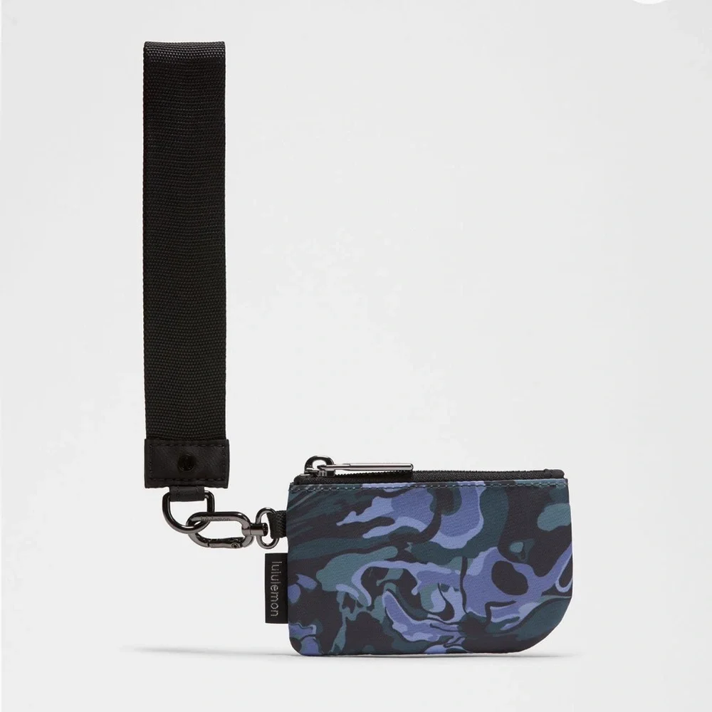 🍋💙LULULEMON Dual Pouch Wristlet Flower Meld Mini Multi/Gunmetal